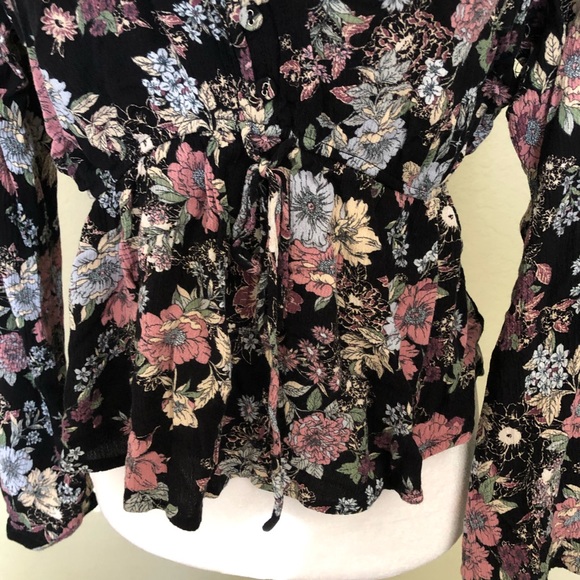 American Rag black floral long sleeve blouse - Picture 6 of 9